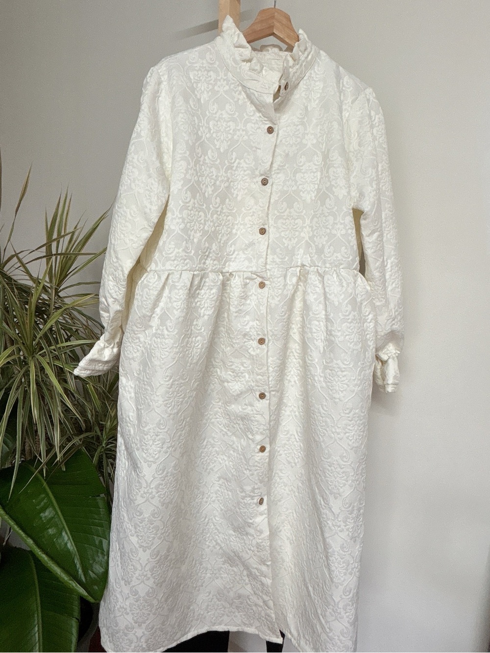 White Floral Dress w Coconut Buttons